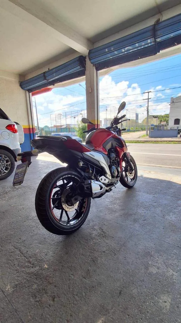 YAMAHA FZ 25 FAZER ABS TRASEIRA DIREITA